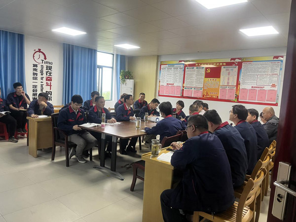 王伍升到建材研究室、建材公司調研